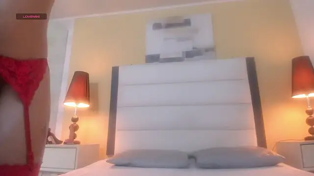 Snapshot of AllyPretty- chatting on 03/31/26, 11:43 AllyPretty- online show from 03/31/26, 11:43