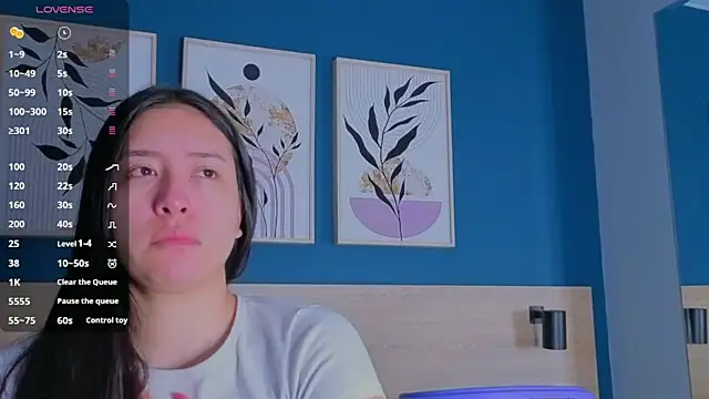 SarahMiler  online show from 10/20/25, 11:43