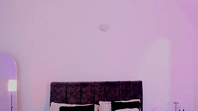 Taylormaxwell online show from 11/26/25, 08:21