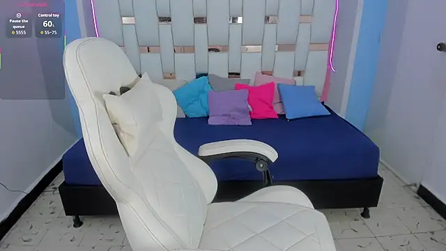 elenacooper1 online show from 11/21/25, 06:28