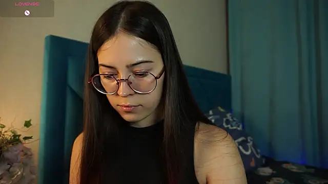 ywixos online show from 10/10/25, 01:32