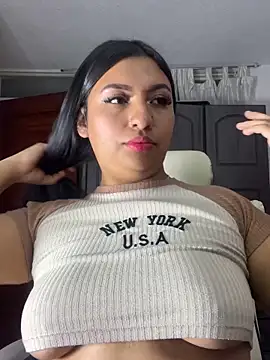 Snapshot of Issa_Santana chatting on 10/19/25, 07:47 Issa Santana online show from 10/19/25, 07:47