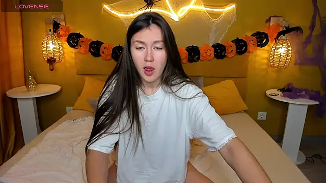 Tina Porter online show from 11/02/25, 02:36