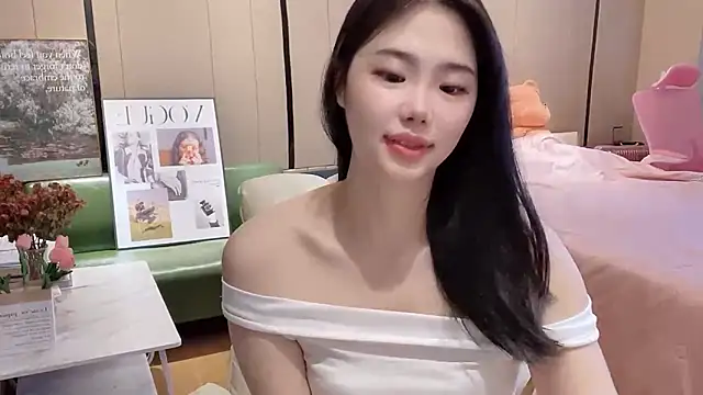 suki-1 online show from 09/28/25, 06:41