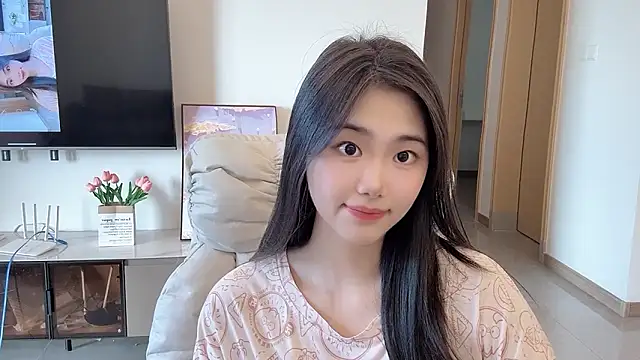 suki-1 online show from 11/05/25, 08:58