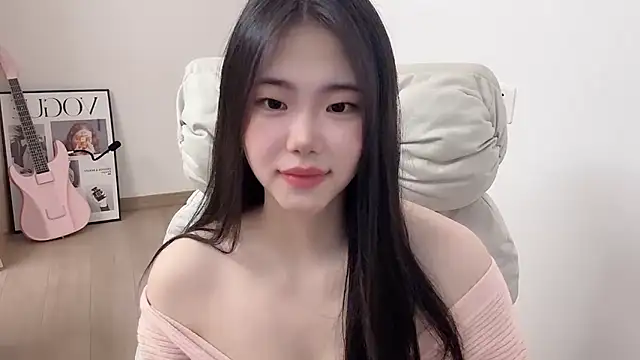 suki-1 online show from 12/23/25, 06:33