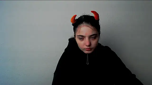 Snapshot of Sun_Shine__ chatting on 10/09/25, 10:24 Sun Shine online show from 10/09/25, 10:24