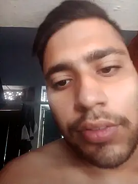 Snapshot of Desirock001 chatting on 09/24/25, 01:09 Desirock001 online show from 09/24/25, 01:09