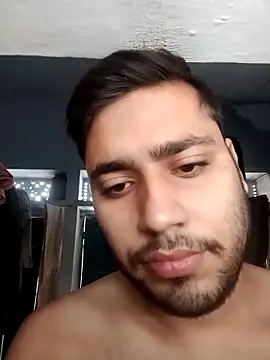 Snapshot of Desirock001 chatting on 10/17/25, 02:04 Desirock001 online show from 10/17/25, 02:04