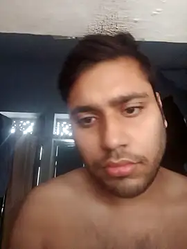 Snapshot of Desirock001 chatting on 10/29/25, 02:03 Desirock001 online show from 10/29/25, 02:03