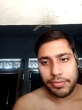 Snapshot of Desirock001 chatting on 11/20/25, 05:40 Desirock001 online show from 11/20/25, 05:40