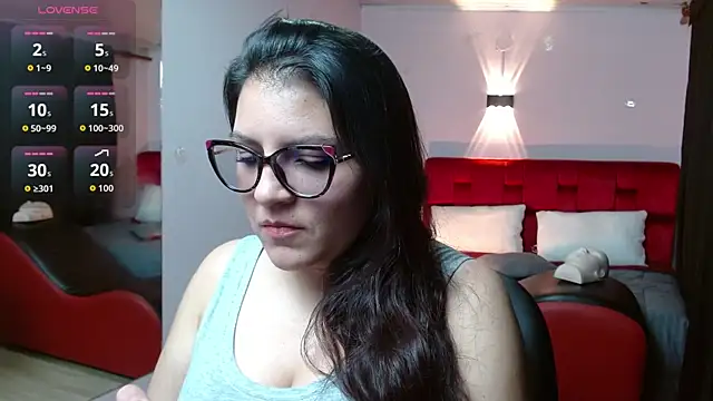 Snapshot of Sahamara_07 chatting on 10/02/25, 07:43 Sahamara 07 online show from 10/02/25, 07:43