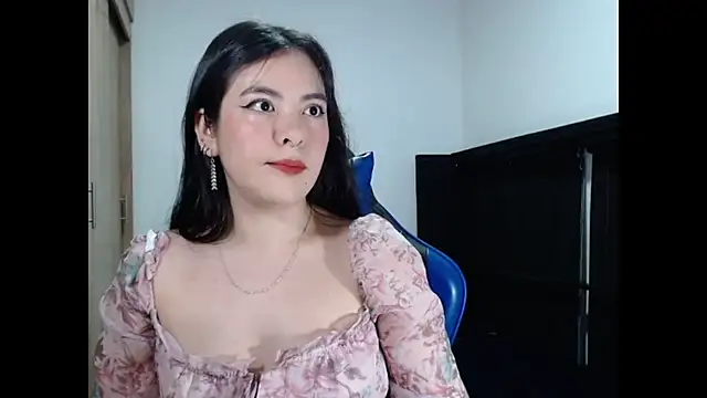 EloiseJun online show from 07/12/26, 10:23