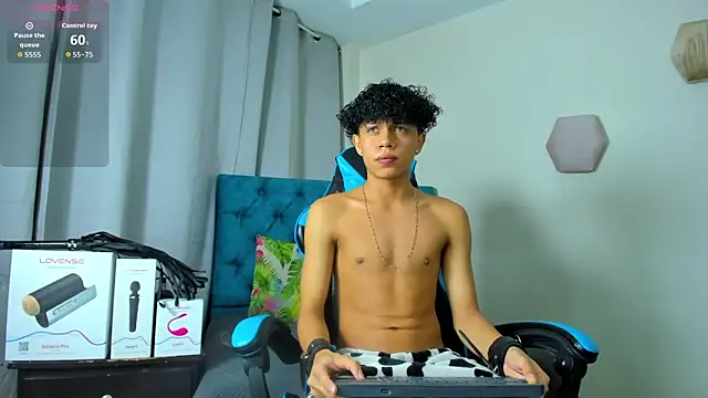 Snapshot of _taylor_black chatting on 09/11/25, 12:44 taylor black online show from 09/11/25, 12:44