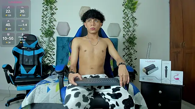 Snapshot of _taylor_black chatting on 10/07/25, 12:19 taylor black online show from 10/07/25, 12:19