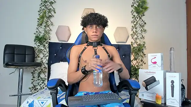 Snapshot of _taylor_black chatting on 11/06/25, 12:33 taylor black online show from 11/06/25, 12:33