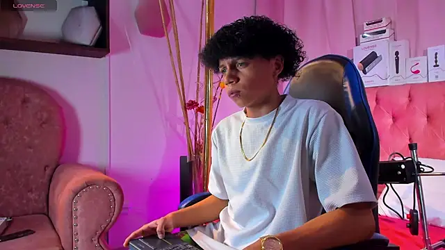  taylor black online show from 04/06/26, 09:38