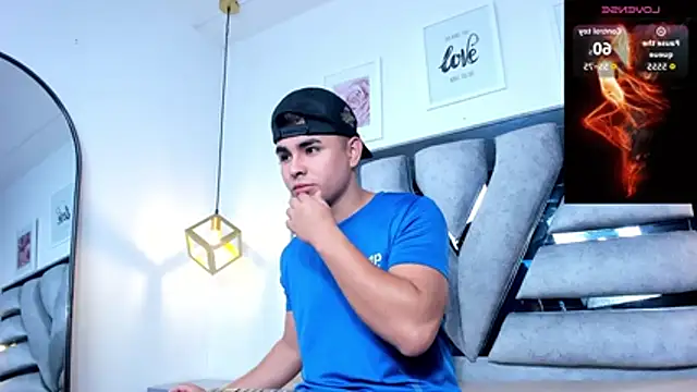 lianfox  online show from 03/18/26, 12:30