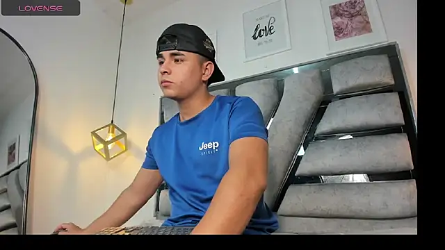 lianfox  online show from 04/16/26, 12:50