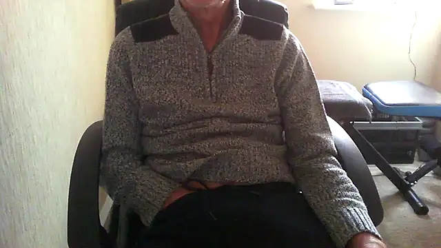 Snapshot of rogpb chatting on 12/14/25, 01:49 rogpb online show from 12/14/25, 01:49