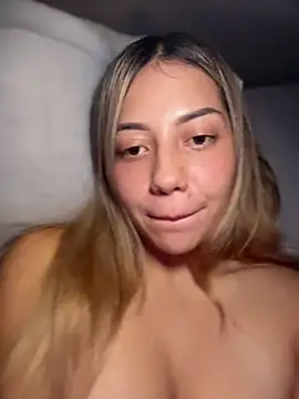 Snapshot of MissCat_ chatting on 11/30/25, 01:53 MissCat online show from 11/30/25, 01:53