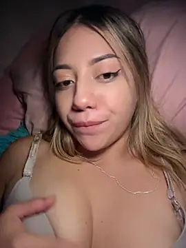 MissCat  online show from 12/22/25, 02:52