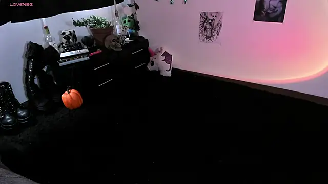 kattusauruss online show from 10/06/25, 02:14