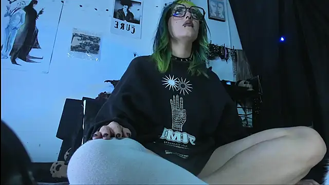 kattusauruss online show from 05/12/26, 01:03