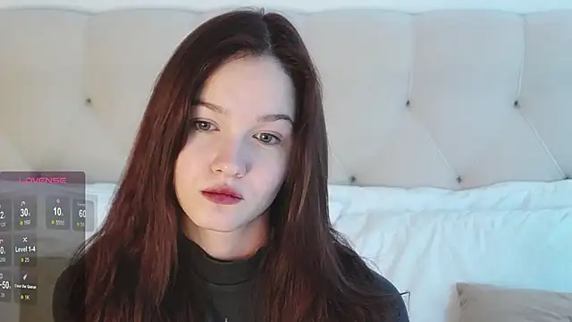 Snapshot of MichelleRoux chatting on 11/11/25, 01:11 MichelleRoux online show from 11/11/25, 01:11