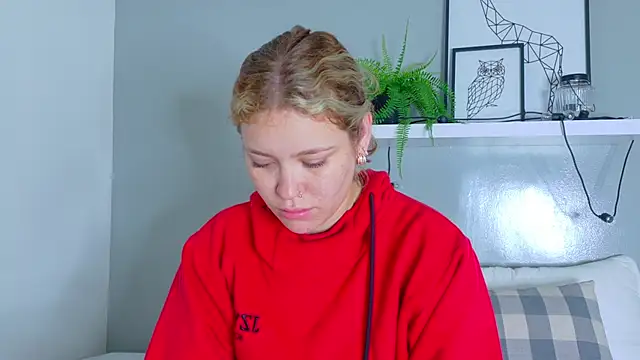 BelaMiller  online show from 10/30/25, 11:33