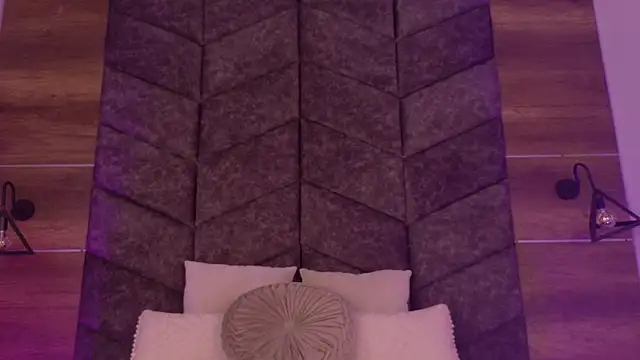 Snapshot of TiffValentinee_ chatting on 10/04/25, 02:53 TiffValentinee online show from 10/04/25, 02:53