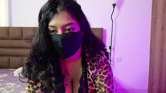 Snapshot of Gulaboo100 chatting on 11/21/25, 06:12 Gulaboo100 online show from 11/21/25, 06:12