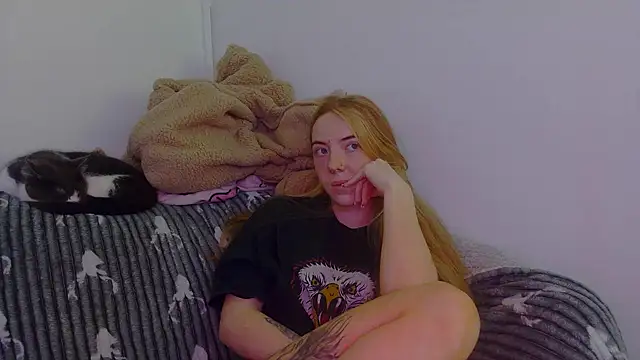 Little-Red21 online show from 11/26/25, 01:34