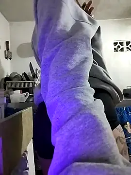 Snapshot of daniquintero03 chatting on 10/11/25, 07:23 daniquintero03 online show from 10/11/25, 07:23