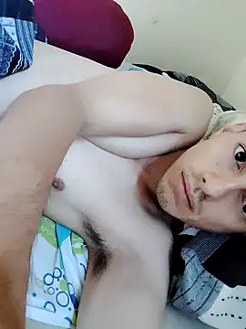 Snapshot of La_Cosita_69 chatting on 11/26/25, 12:28 La Cosita 69 online show from 11/26/25, 12:28