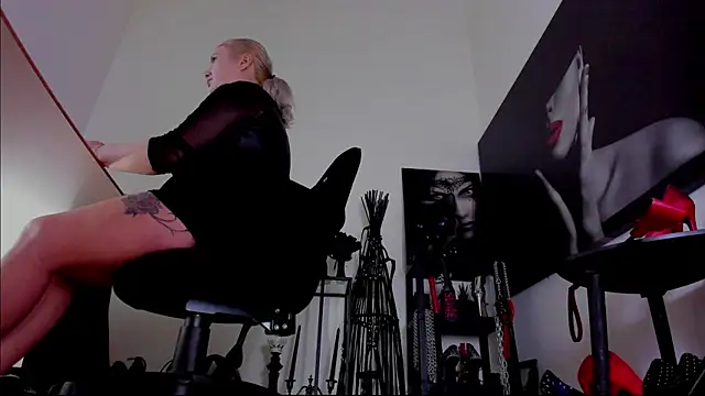 demisweet online show from 02/10/26, 05:33