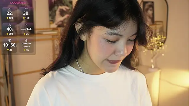 Snapshot of MoiraEger chatting on 09/16/25, 05:03 MoiraEger online show from 09/16/25, 05:03