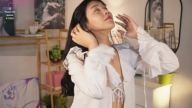 Snapshot of MoiraEger chatting on 09/18/25, 04:09 MoiraEger online show from 09/18/25, 04:09