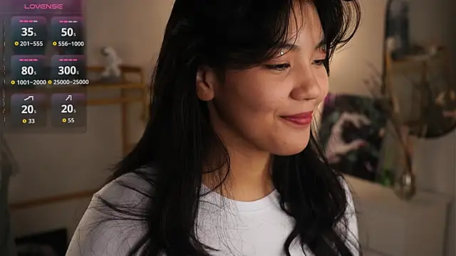 Snapshot of MoiraEger chatting on 10/13/25, 05:02 MoiraEger online show from 10/13/25, 05:02