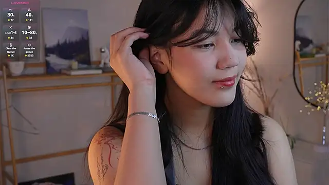 Snapshot of MoiraEger chatting on 11/13/25, 04:06 MoiraEger online show from 11/13/25, 04:06