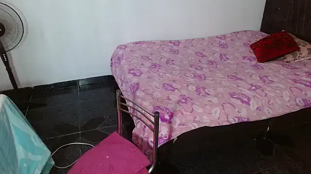 Snapshot of sol_caliente1 chatting on 12/21/25, 07:32 sol caliente1 online show from 12/21/25, 07:32