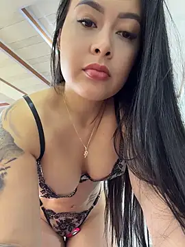 CrisMarulanda online show from 04/08/26, 02:06