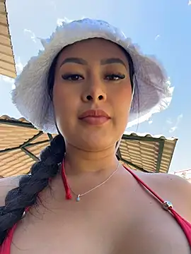 CrisMarulanda online show from 07/14/26, 04:23