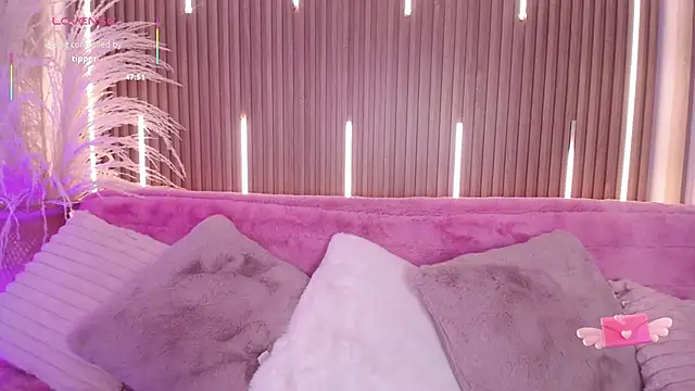 MylaDreams online show from 10/04/25, 03:37