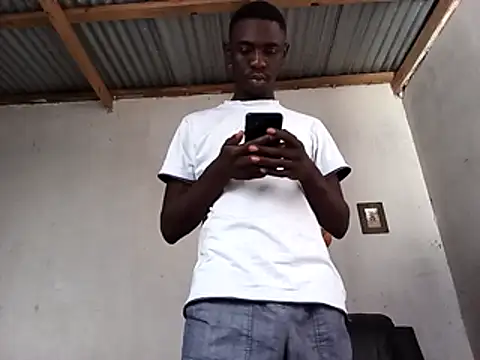 Snapshot of Chocolatepapix chatting on 02/12/26, 08:31 Chocolatepapix online show from 02/12/26, 08:31