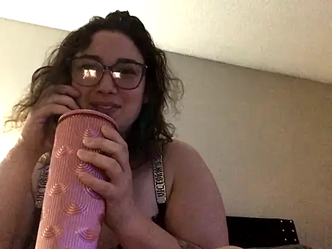 Snapshot of paigeycakes chatting on 11/27/25, 01:13 paigeycakes online show from 11/27/25, 01:13