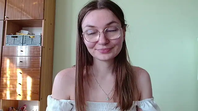 LooveELLYx online show from 10/03/25, 01:52