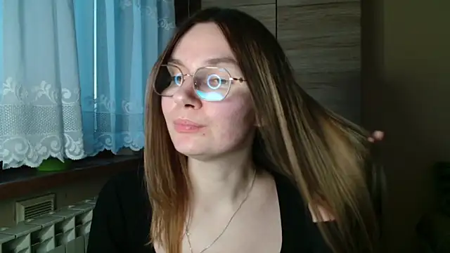 LooveELLYx online show from 10/29/25, 03:36