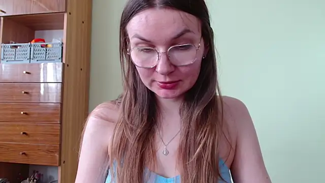 LooveELLYx online show from 05/04/26, 01:51