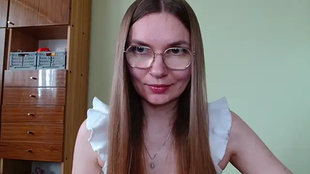 LooveELLYx online show from 05/06/26, 01:38